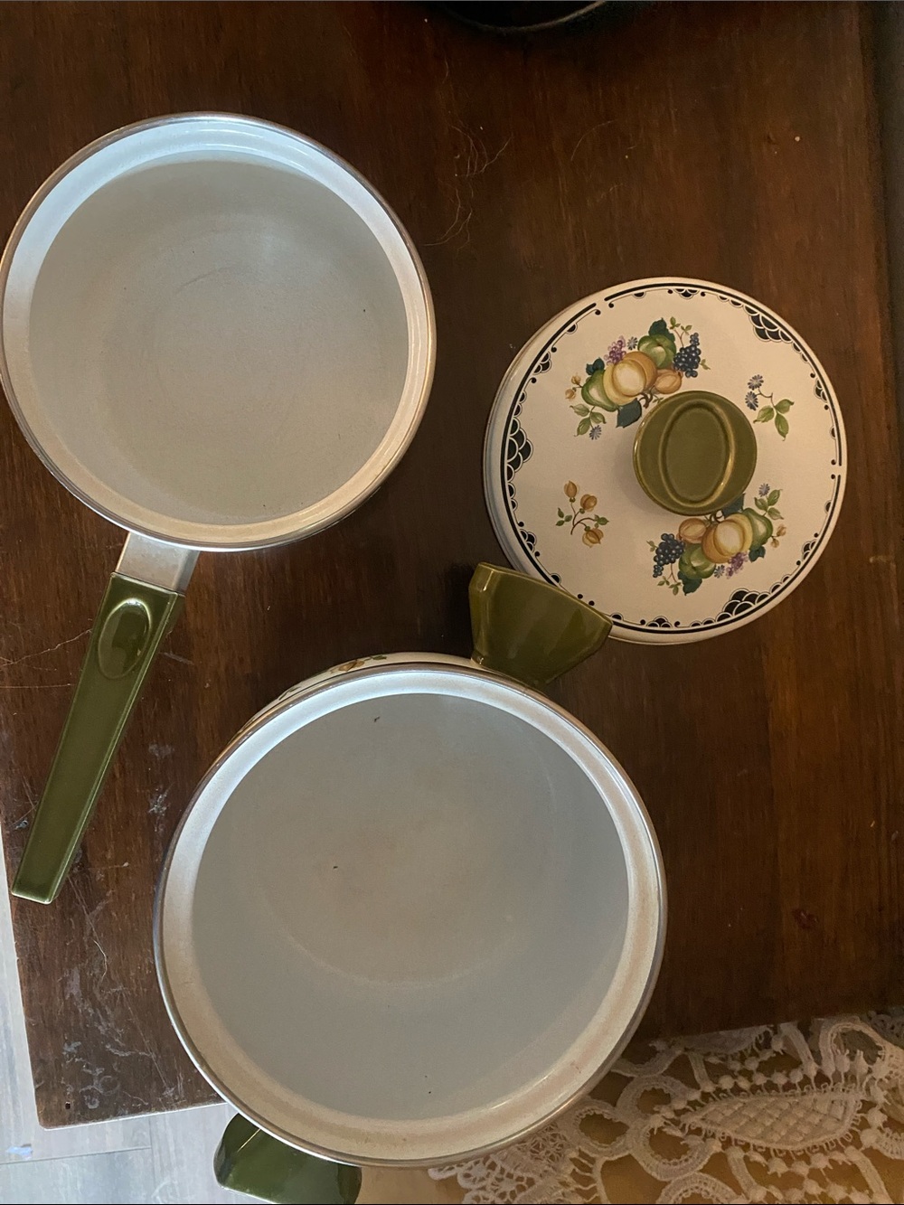 Two-Piece Floral Enamel Cookware Set in White and Olive Green - Picture 2 of 6
